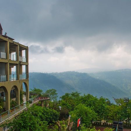 Ravine Hotel Панчгани Екстериор снимка
