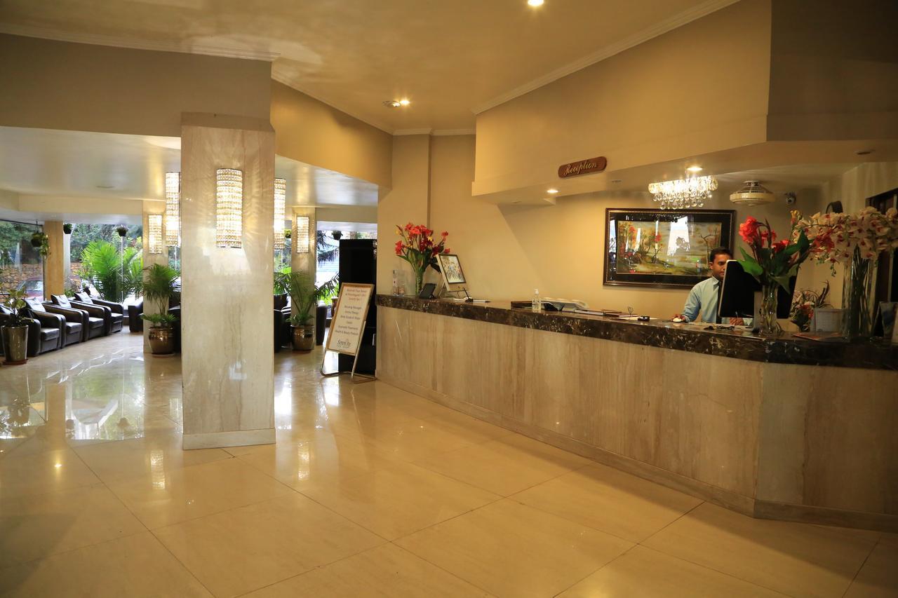 Ravine Hotel Панчгани Екстериор снимка