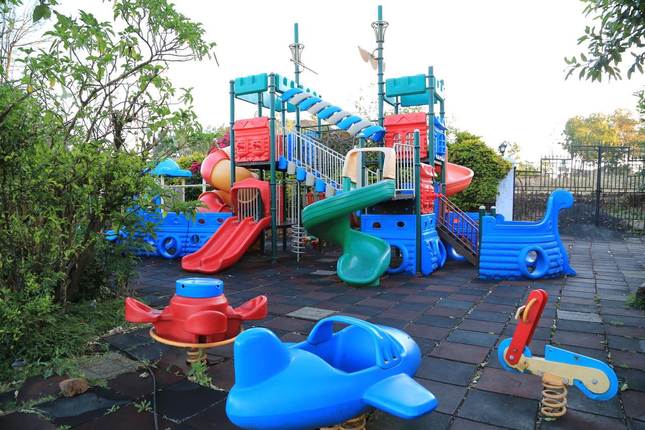 Ravine Hotel Панчгани Екстериор снимка