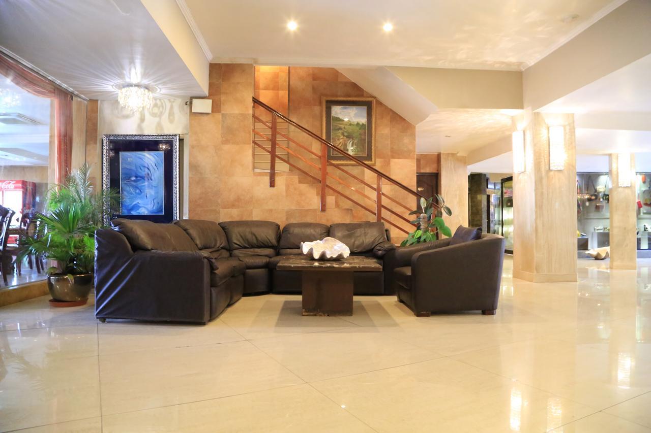 Ravine Hotel Панчгани Екстериор снимка