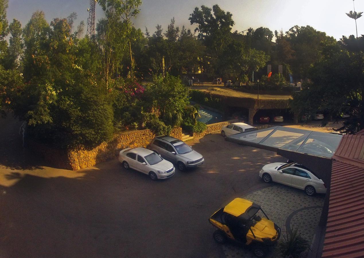 Ravine Hotel Панчгани Екстериор снимка